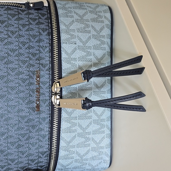 NWT🫦Michael Kors Rhea Zip Medium Color-block Logo Backpack  One Size - Picture 13 of 17